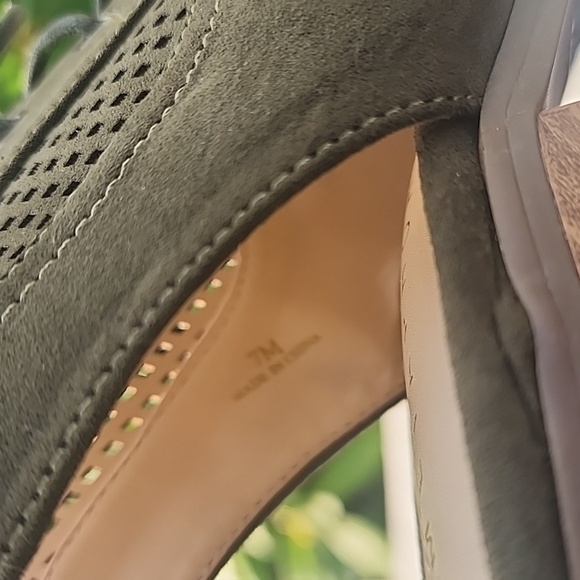 Metaphor Womens Sz 7 Tiana Green Lace Up Ankle Booties NIB - Picture 6 of 8